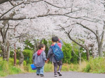 【シーン別】子どもとの外出におすすめのアイテム10選｜春のお出かけを楽しく・快適に