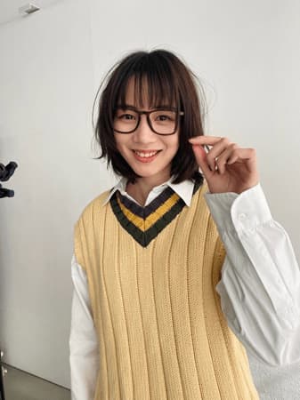 のん、学生風な古着コーデ姿に「カワイイ高校生」の声