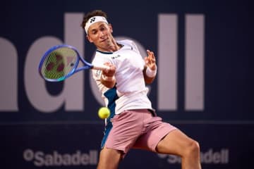 連覇を狙うルードが準々決勝へ「メンタル的には誇りに思う」、4度の準優勝のチチパスらも8強[バルセロナ・オープン]