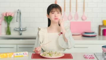 松村沙友理の”あざとかわいい”が炸裂！料理初心者でも挑戦できる新Webムービー「旬感キッチン」が公開