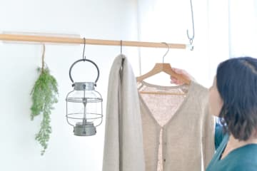 ニットにボトムス、1回の着用では洗わない冬服の正しい洗濯頻度と一時保管術