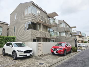 荻窪オリエントコート 2階｜区立中学校至近。閑静な住宅街の低層レジデンス。開放感たっぷりな4面採光で陽当たり良好。独立性の高い住戸