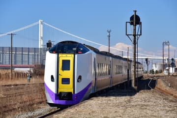 【電車で行ける温泉：洞爺湖温泉編】サイロ展望台で絶景を眺め、摘みたてハーブの体験を！