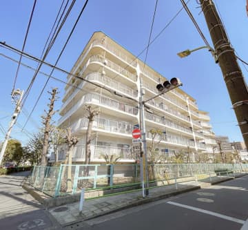 メイツ多摩川 3階｜「雑色」駅徒歩10分。閑静な住宅街に位置。区立小・中学校徒歩4分圏内。ワイドスパンで陽当たり良好な4LDK