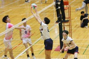 p【バレーボール】苦い記憶に打ち勝つ２勝目　１部復帰へ再出発／春季関東大学男子２部バレーボールリーグ戦 第３日 vs山梨大/p