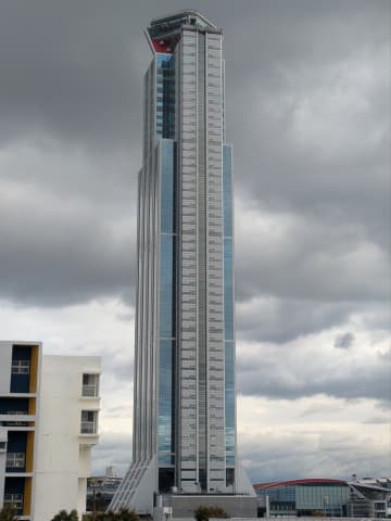 （株）さきしまコスモタワーホテル（大阪市中央区）は４月２１日、破産開始決定を受けた。