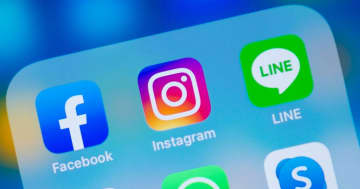 シニアもSNS全盛時代！ 60代は9割超え、LINEとインスタの利用が急増【モバイル社会研究所調べ】
