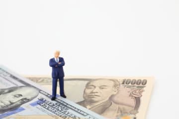 円高が進行中、投資信託で（為替ヘッジあり）を選んだほうがいい？