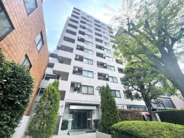 ウィンコート神楽坂 5階｜「牛込柳町」駅徒歩5分。3駅徒歩10分圏内の利便性の高い立地。区立小・中学校徒歩3分圏内。115㎡、広々26帖のLDK。陽当たり良好な南西角住戸