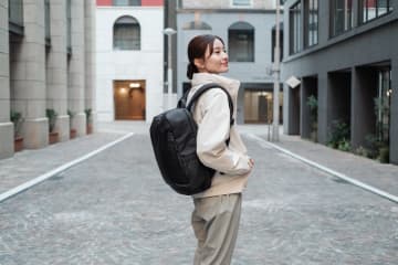 まるで“空気”のような背負い心地。超軽量バックパック『THE TOKYO TECHPACK AIR』で肩が喜ぶ毎日に