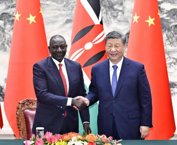 習主席、事を恐れない　ケニア大統領と会談