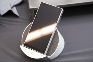 Astell&Kern、据え置き用クレードルがセットのDAP「PD10」、AZLA新イヤフォン3機種