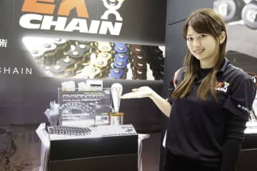 足まわりに差をつけたいライダーは注目！　超高性能チェーン「ThreeD Zシリーズ」の新色は「BLACK &amp; SILVER」
