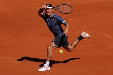 錦織圭、後半に粘り見せるも世界30位シャポバロフに屈し3回戦進出ならず[マドリード・オープン]