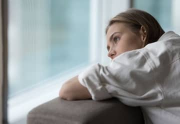 「35歳で失恋はきつい…」結婚前提で付き合った証券会社勤務の彼と1年で破局したワケ