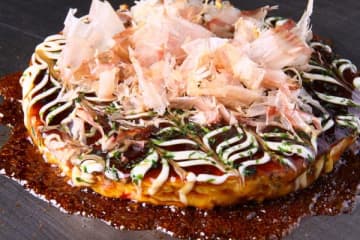 川越シェフ考案 “シェフが作るとこうなる”『絶品・お好み焼き』の作り方を紹介！フンワリ柔らか、なのに濃厚…”プロの技”満載の神レシピが主婦から大好評「バター醤油添えて美味しそう…」「お好み焼きは奥深い！」