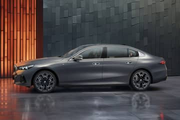 専用装備満載！贅沢で快適さを極めた、特別な5シリーズセダンが登場【BMW 525Li Exclusive M Sport／i5 eDrive35L Exclusive M Sport」