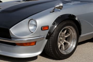 車好き女性YouTuber『50年前のフェアレディZ（S30）』購入に反響 レストアした姿が話題に「丸目4灯かわいすぎる！」「マニュアル女子めっちゃええやん」
