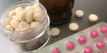 飲む中絶薬「メフィーゴパック」使用条件は緩和されず…“異例の差し戻し”の背景にある「社会的安全」へのリスク