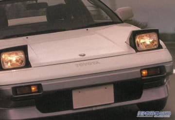 「カローラ並みの予算で買えた」今見ても美しいトヨタのミッドシップスポーツカー。「常識にとらわれない」発想が生んだ名作を紹介