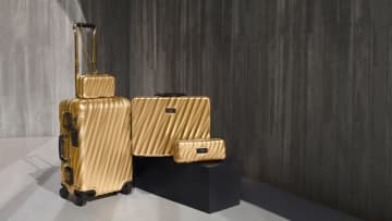 トゥミ 創業50年を記念した「50TH ANNIVERSARY GOLD」限定コレクションを発表