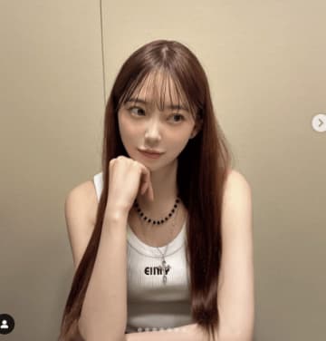元乃木坂46・堀未央奈、黒オフショルダー×デニム姿が話題「肩ラインも完璧」「スタイル抜群！」