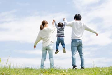 明るい性格の子に育てる『4つの秘訣』 親に共通する働きかけとは
