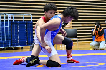 ＜レスリング＞【写真集】2025年JOCジュニアオリンピックカップ／U20男子フリースタイル・決勝（抜粋）