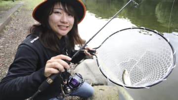 エリアトラウト・お手軽リールカスタムのススメ！高コスパリール「24レブロス」をSLP WORKSでカスタム！【和田浩輝＆千葉ももか】