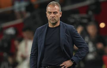 バルセロナとフリック監督が新契約で合意か…正式発表は5月頃に