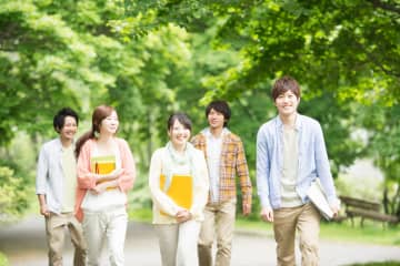 『女友達が多い男性』の特徴５つ 性格の共通点を解説