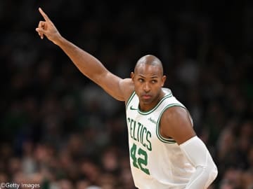 38歳の大ベテラン、アル・ホーフォードがマジックとの第4戦で圧巻の5ブロック