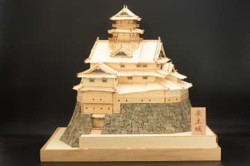 ウッディジョー、「1/150安土城（改良版）」レビュー精密な木製パーツで組み立てる、織田信長の天下布武への想いを込めた城