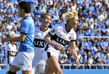 明治安田J1　鹿島、首位浮上　横浜FCに3-0で快勝