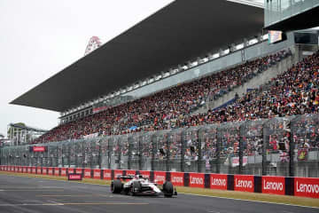 緊急発表された2420万円高級車に騒然「なにこれ」「マジか！」　F1日本GPから3週間…鈴鹿に登場