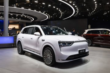 上海モーターショー、「油電同智」や超急速充電、新型電池技術が注目集める