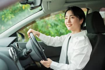 『当たり前』ができていない人も…もう一度確認したい『車の運転中に絶対にすべきではないNG行動』6選
