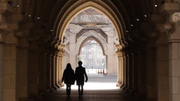 「国立大学の金欠」は少子化が原因ではない…〈外部資金依存〉に追い詰められる国立大学の「静かな破綻」