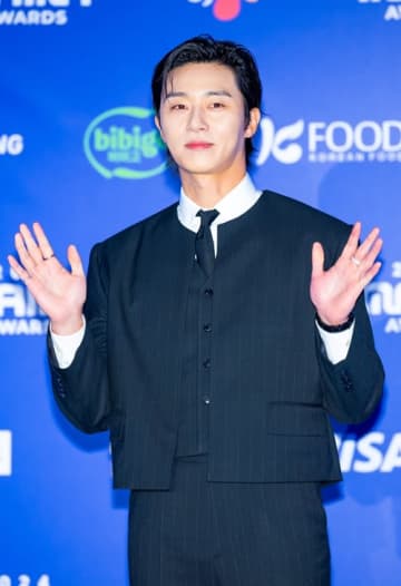 『梨泰院クラス』パク・ソジュン、寄付で脳腫瘍患者の手術を支援「元気になって、また会いましょう！」