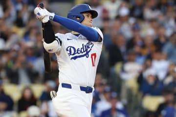 大谷翔平が“パパ初本塁打”　CY賞右腕から初球先頭打者弾…真美子夫人の選曲で7号