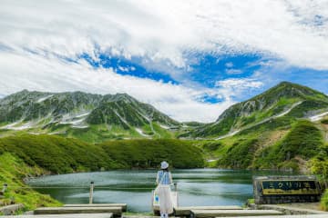 立山黒部アルペンルート、お得なWEBきっぷ「夏の早割10」7月利用分は5月1日発売。黒部ダム観光放水も始まる