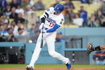 【MLB】大谷翔平、184キロ7号に公式脱帽「父親のパワー」　初回に見せた“パパ1号”に会心ガッツポーズ、本拠地も大熱狂