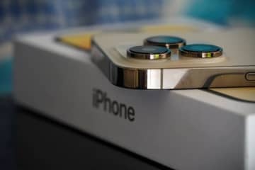 アップル、iPhone 20周年記念モデルは中国製か。「非常に複雑」な設計のため