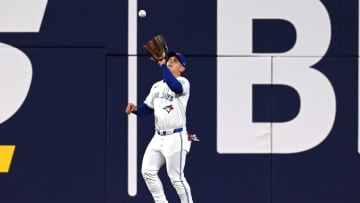 【MLBで珍事】足元もたつき転んで1回転もミラクルキャッチ　諦めていた投手もビックリ　チームメートは笑い止まらず