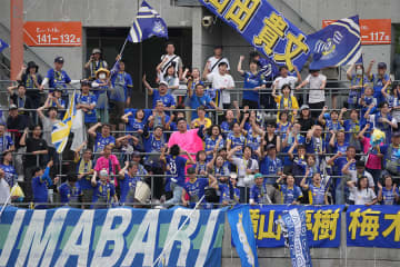 初のJ2挑戦クラブユニ「ファンは欲しくなる」　スポンサー&ロゴ変更…研究家が注目の“フォント”