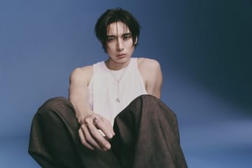 安達祐人、日本でのアーティスト本格再始動を発表 1st EP『BLUE SPRING』リリース