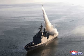 北朝鮮、新型艦から巡航ミサイル　「海軍の核武装を加速させる」