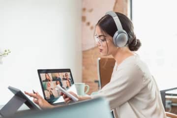 BSI(英国規格協会)、パンデミックとリモートワークへの急速な移行が若者の働き方に与えた影響について調査を実施 「共に進化する:次世代を惹きつける組織へ ― ハイブリッド時代の人材戦略と職場設計」レポートを発表 若手社員は出社が求められる仕事に対して、より高い賃金を期待し、出社とリモートの最適解を求めていることが再確認された
