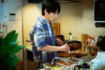 ダメ夫・風間俊介　家事や育児に奮闘　監督も太鼓判の演技　「劇場版 それでも俺は、妻としたい」場面写真