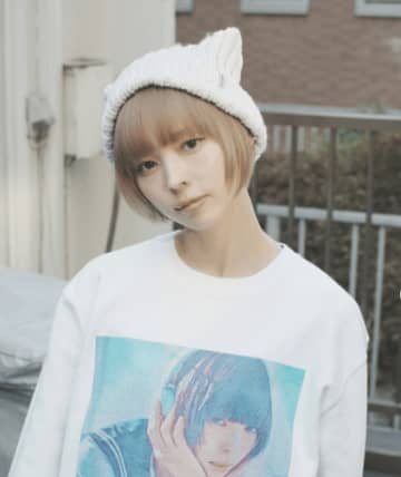 「どっちの髪型が好き？」元人気アイドルが"イメチェン"ショット披露　髪型チェンジでファンを魅了「金髪ロングも最強！」